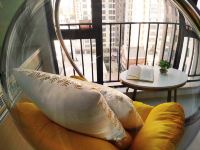 锐思堡国际公寓(广州金茂湾店) - 草色玫香主题房