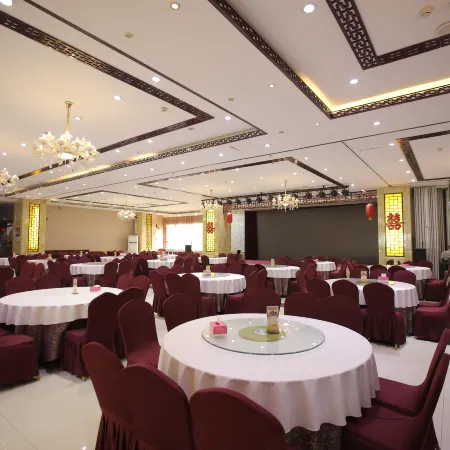 Vienna Classic Hotel (Shijiazhuang Jianhua Street Beisong Subway Station) Отели рядом с достопримечательностью «Чанган»
