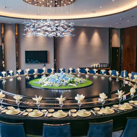 Donghuang International Hotel Отели в г. Синьхуа
