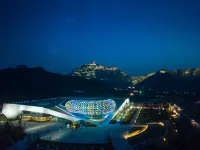 Baoduzhai RoEasy Resort Hotels near Baodu Scenic Spot