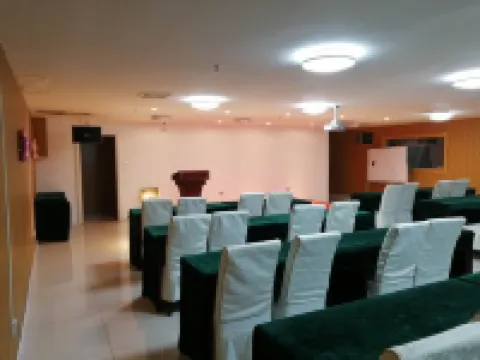 7 Days Premium Hotel (Nenjiang New Bus Station)