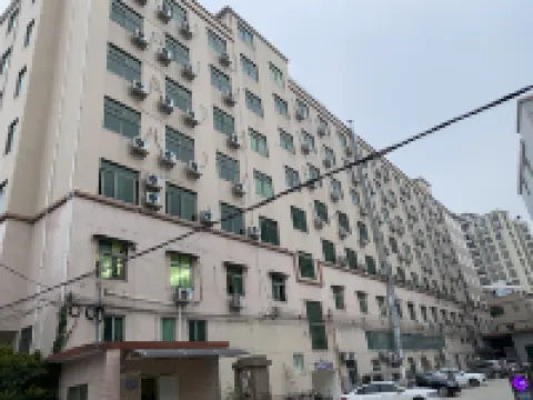 派酒店（廣州白雲機場鍾落潭竹料地鐵站店） 廣州酒店