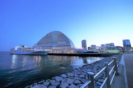 Kobe Meriken Park Oriental Hotel Отели рядом со станцией JR Shin-Nagata Station