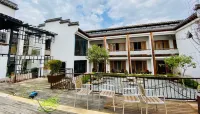Xunkezhan Hostel Отели рядом с достопримечательностью «Шанхайский город (Цин Юань)»