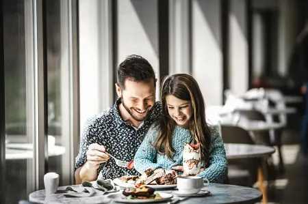 Hilton Chicago Oak Brook Hills Resort & Conference Center Отели рядом с достопримечательностью «Drury Lane»