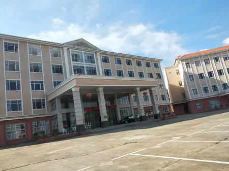 Dayang Yunwu Resort Отели рядом с достопримечательностью «Huang Manzhai Waterfall»