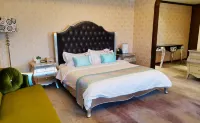Plaza Holiday Inn Hotels in Jiayuguan