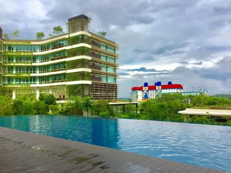 Somerset Medini Iskandar Puteri Отели рядом с достопримечательностью «Bangunan Sultan Ibrahim»