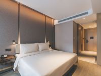 上海长宁仙霞路亚朵酒店 - 高级大床房