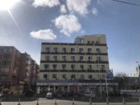 홈인 호텔(우란차부지닝기차역잔첸광장)