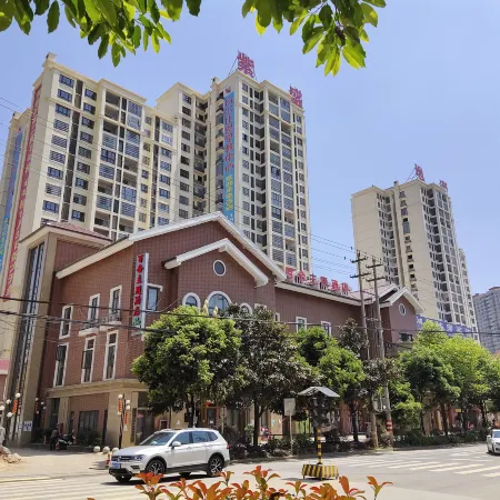 Ziyun Lily Theme Hotel