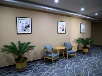 7 Days Premium Hotel (Qingzhou Wanlong Shopping Center) - 2 stelle