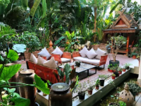 Xishuangbanna Jinghongyun Jintai Resort Hotel Hotels near The Great Pagoda Temple of Jinghong