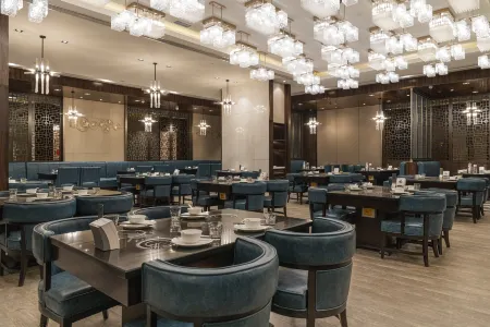 LUXURY BLUE HORIZON Grand Hotel (Xining High-Speed Railway Station)