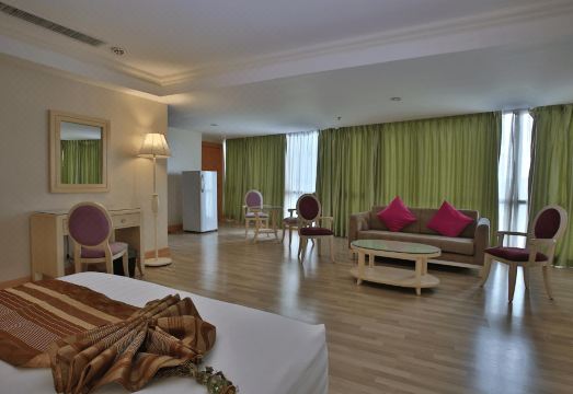 크라운 리젠시 호텔 & 타워