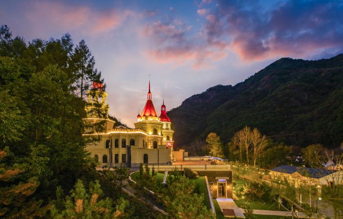 Man Valley Resort Town