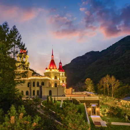 Man Valley Resort Town