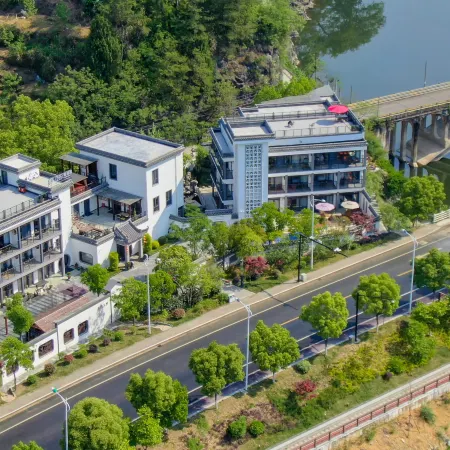 Floral Hotel · Changqingju | Lake Fantasy Family Vacation · Surf‑pool Villa (Qiandaohu Lake)
