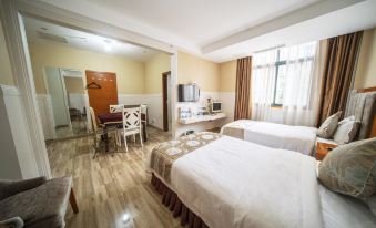 Yi Long Hua Chen Impress Business Hotel