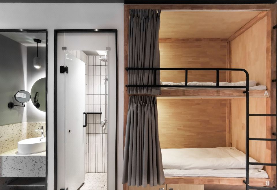 3. Roomix H..