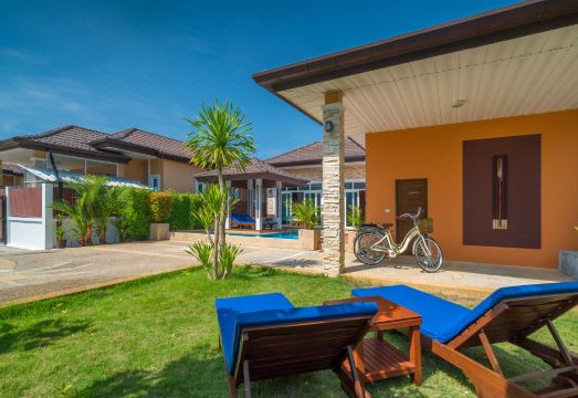 라와이 프라이빗 빌라의 전용 수영장 모습