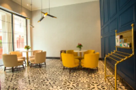 Yujing Saussurea French Style Hotel