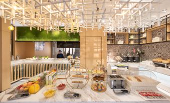 Atour Hotel (Yantai South Railway Station, Yingchun Street)