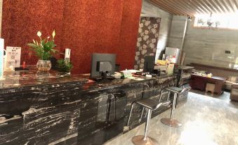 Ceheng Evening Peak Theme Hotel