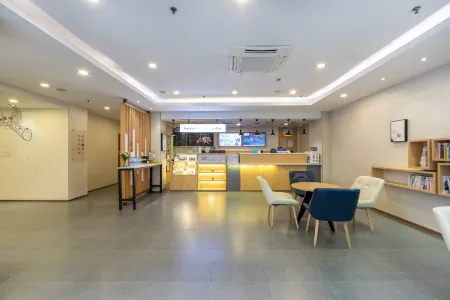 HanTing Hotel (Shanghai Zhangjiang Park Guanglan Road Subway Station)