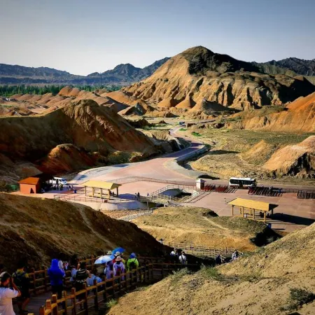 Yilu Harbor Hotel (Linze colorful Danxia store)
