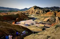 Yilu Harbor Hotel (Linze colorful Danxia store)