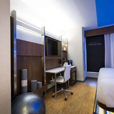 EVEN Hotel NEW YORK - TIMES SQUARE SOUTH by IHG Отели рядом с достопримечательностью «Швейный квартал»