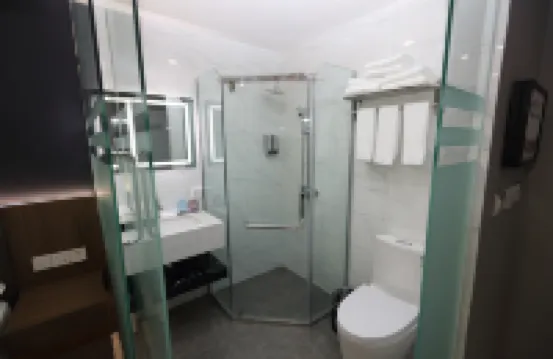 โรงแรมตงหลี่ (ถนนอาหารสะพานจางกง เล่อซาน)