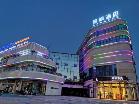 Lavande Hotel(Wanfu Dadu Store of Luxian High-speed Railway Station)