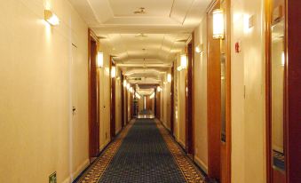 Xinshijie Apartment Hostel