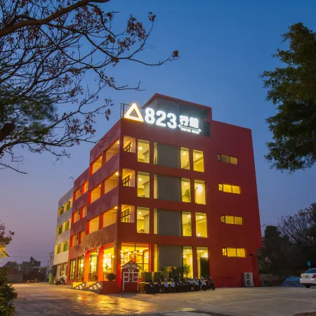 823Tourist Hotel