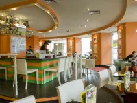 Xin Hua Hotel Hotels near Hoi Tong Monastery