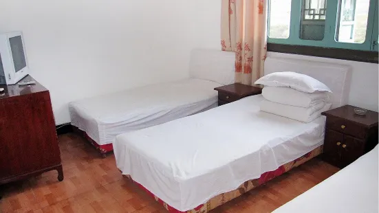 Caihong Hostel