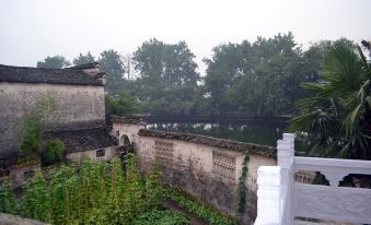 Huangshan Hongcun Yihu Lvyuan Inn