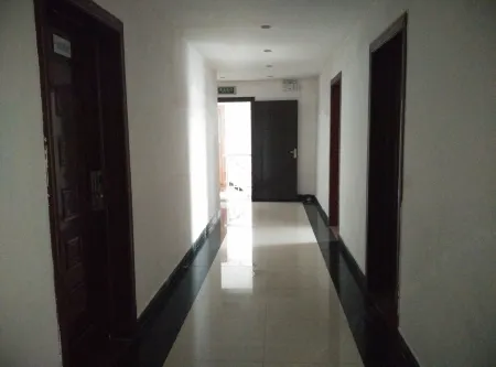 Yongxiu Xujin Hotel Отели рядом с достопримечательностью «Yunju (Cloud Home) Mountain»