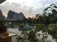 Singing River climber’s house Yangshuo