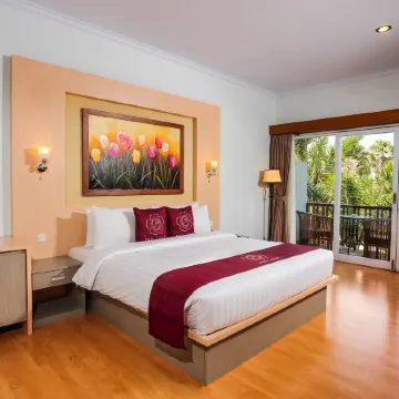 Puri Saron Hotel Seminyak Отели рядом с достопримечательностью «Пляж Дабл-Сикс»