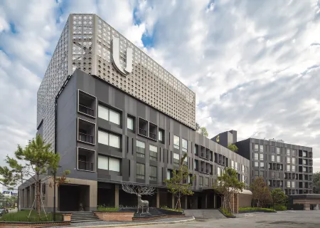 U Nimman Chiang Mai Отели рядом с достопримечательностью «Roitawarabarn Baandhawalai - Porter house»