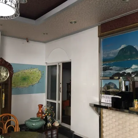Jeju Yeongsung Motel Отели рядом с достопримечательностью «Парк Сарабон»