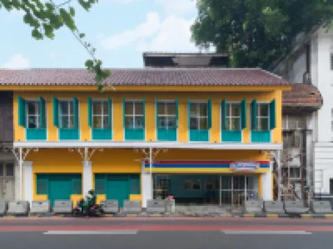 Wonderloft Hostel Kota Tua Hotels near Jakarta History Museum