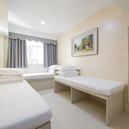 Maple Inn(Tsim Sha Tsui Store C2 EXIT) Отели рядом с достопримечательностью «Торгово-офисный центр Harbour City»