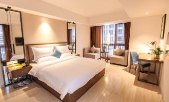 THESENSEHOUSEHOTEL.COM