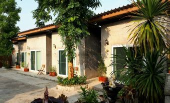 Maesai Holic Lodge