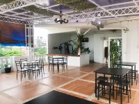 Lewi House Hoteles en Sei Sikambing D