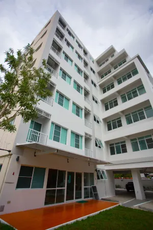 Des Res Hotel and Residence Отели рядом с достопримечательностью «Крокодиловая ферма Самутпракан»